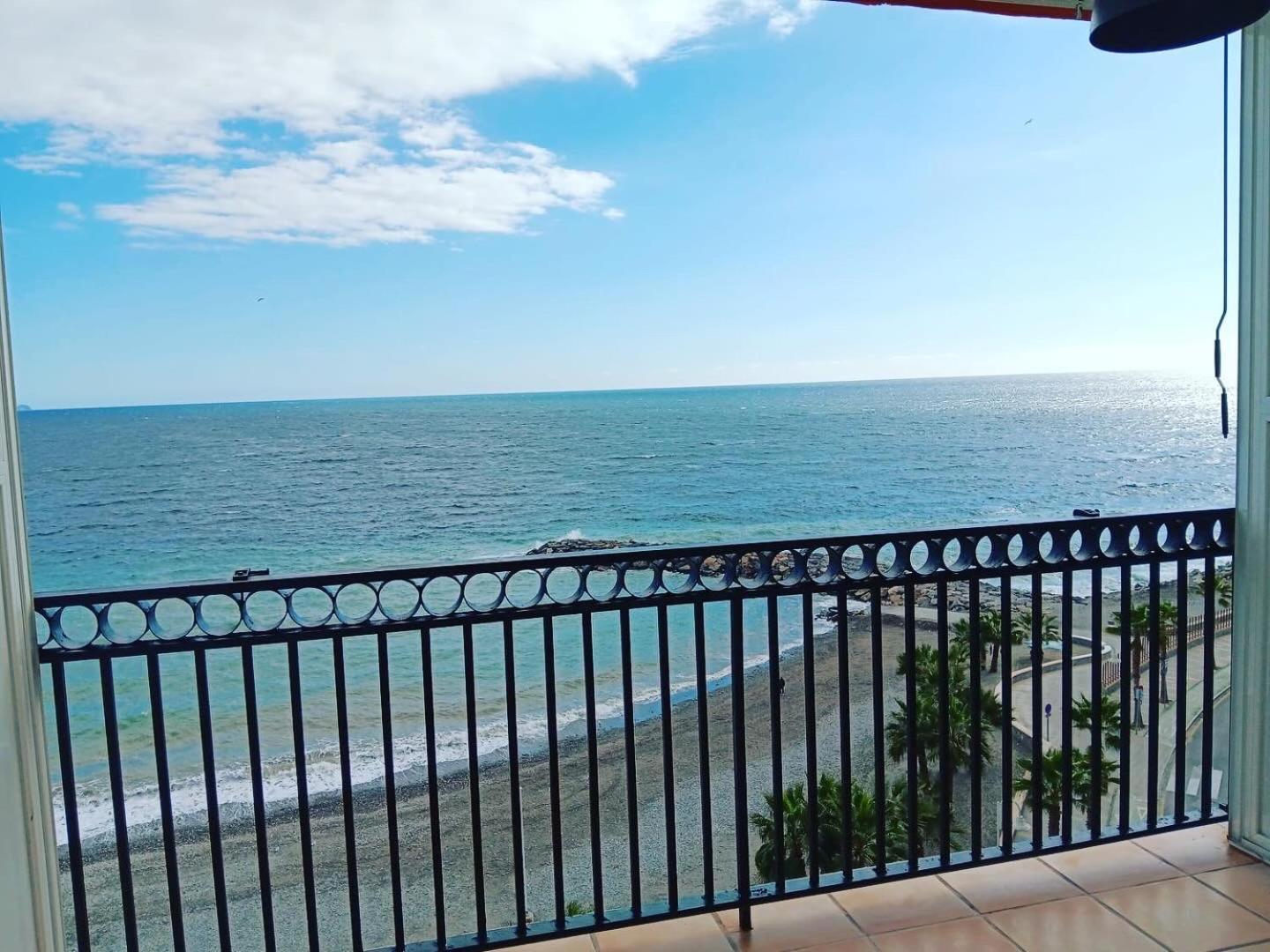 Balcon Playa Y Piscina Velimar Pondos Lägenhet Almuñécar Exteriör bild